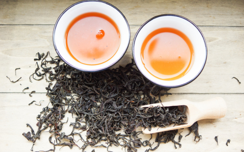 Hãm trà đen theo cách truyền thống là như thế nào?